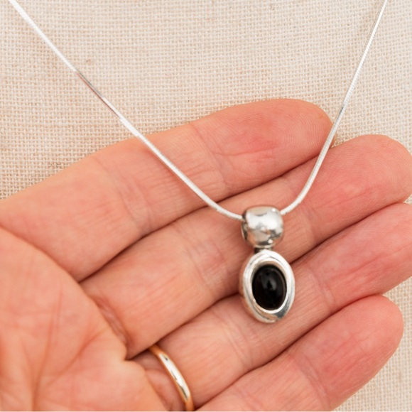 Vintage minimalist oval sterling silver pendant black onyx stone southwestern - Picture 7 of 15